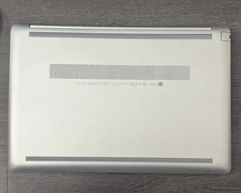 HP 15-gw0220d 15.6 Inch Silver Laptop with Charger